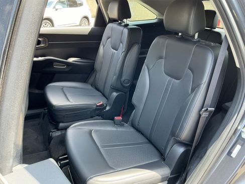 Used 2023 Kia Sorento EX FWD image 19