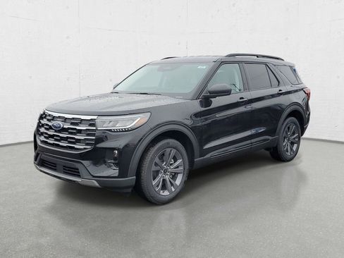 New 2026 Ford Explorer Active image 4