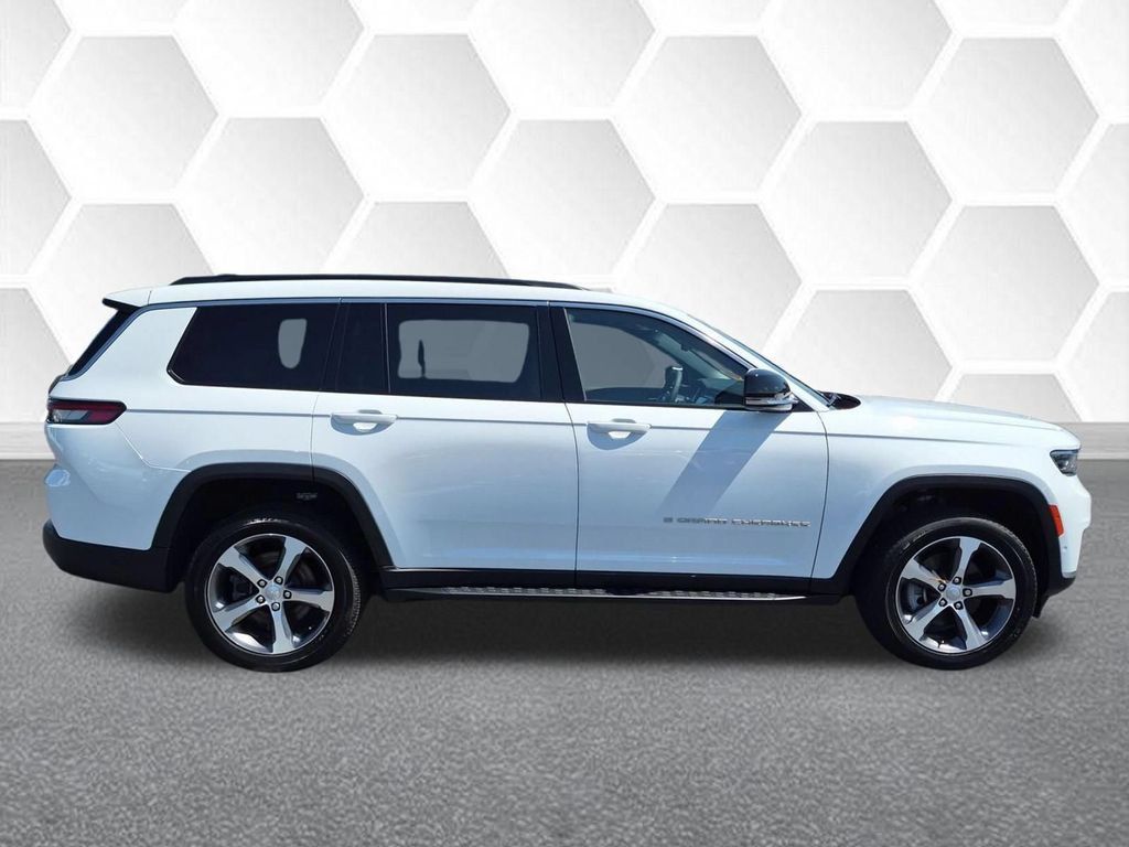 Certified 2025 Jeep Grand Cherokee L Limited w/ Luxury Tech Group II AWD/4WD image 2