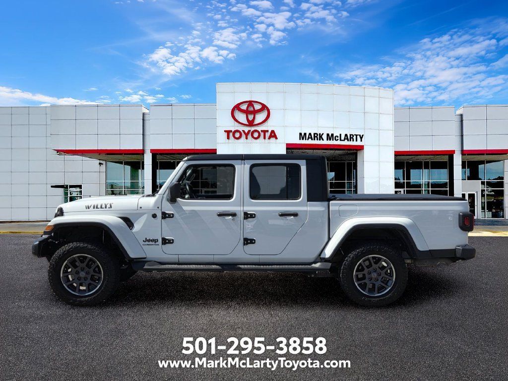 Used 2021 Jeep Gladiator Sport AWD/4WD image 2