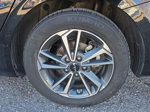 Used 2024 Kia Forte LXS image 28