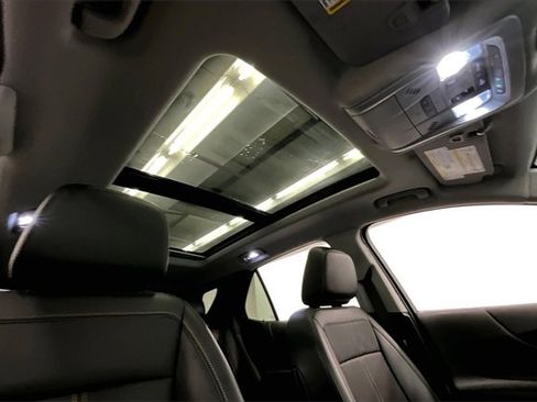 Used 2024 Chevrolet Equinox Premier image 16