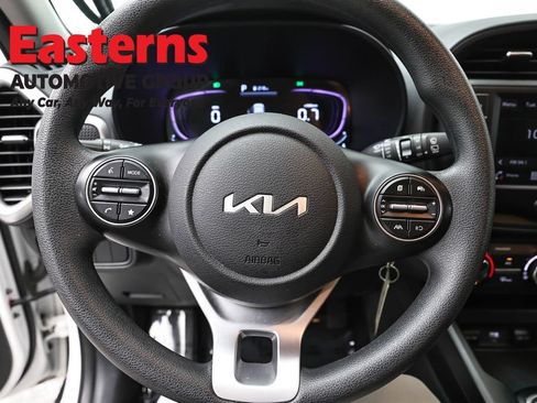 Used 2024 Kia Soul LX w/ Option Group 015 FWD image 10