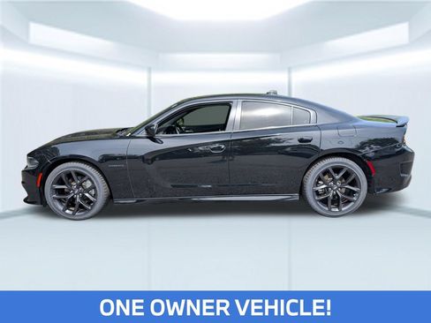 Used 2022 Dodge Charger R/T w/ Blacktop Package RWD image 2