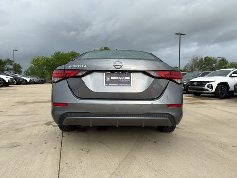Used 2024 Nissan Sentra S image 9