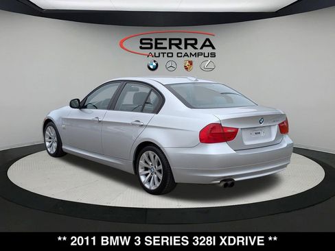 Used 2011 BMW 328i xDrive Sedan AWD/4WD image 10