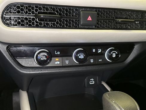 Certified 2025 Honda HR-V LX image 23