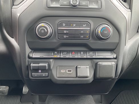 Used 2021 Chevrolet Silverado 1500 Custom image 20