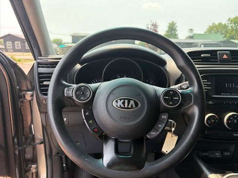 Used 2018 Kia Soul FWD image 10