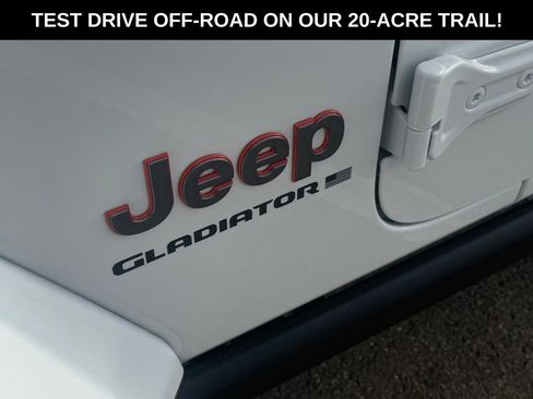 New 2026 Jeep Gladiator Mojave w/ Safety Group image 28
