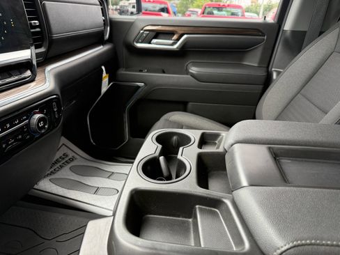 Used 2023 Chevrolet Silverado 1500 LT AWD/4WD image 31