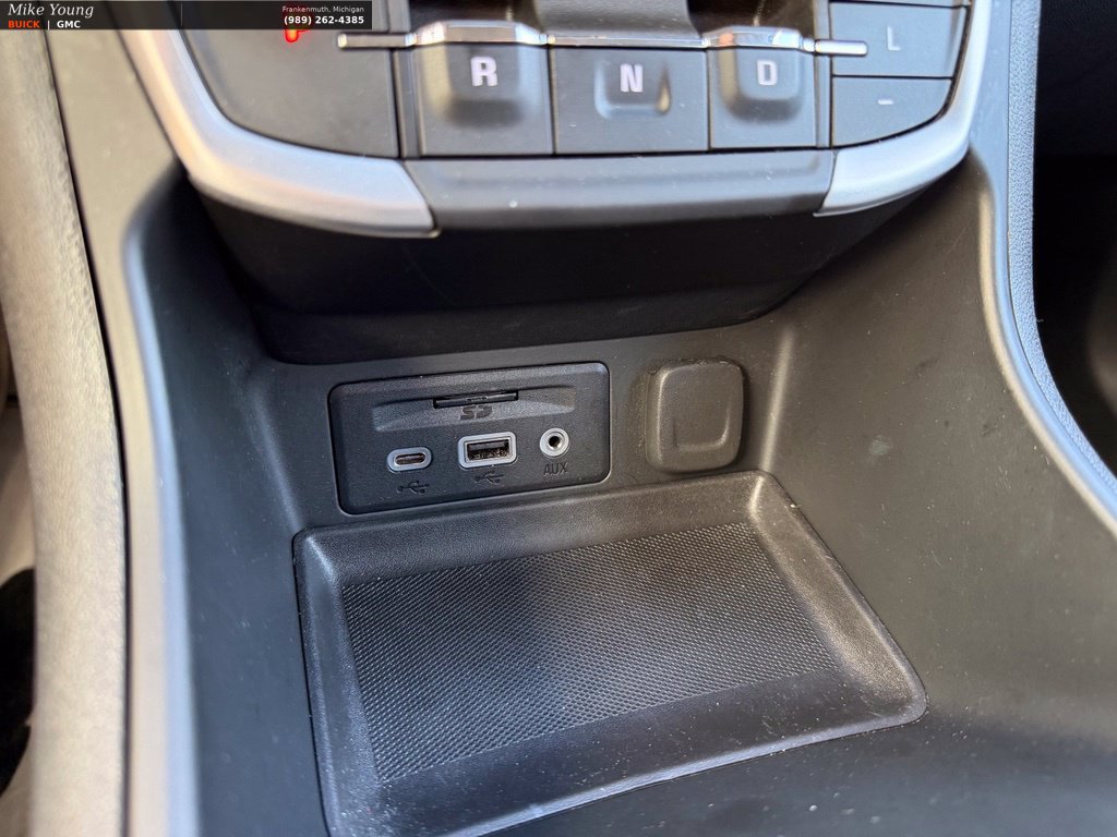 Used 2024 GMC Terrain SLT w/ Infotainment Package II FWD image 32