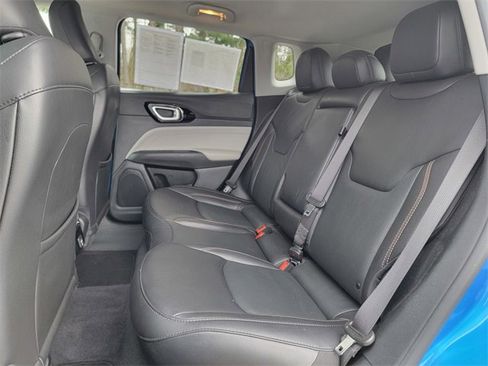 Certified 2022 Jeep Compass Limited image 21