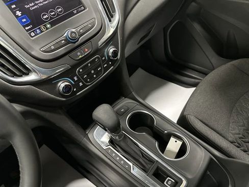 Used 2023 Chevrolet Equinox LT image 13