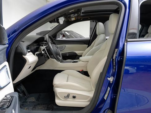 Used 2023 Maserati Grecale Modena AWD/4WD image 4