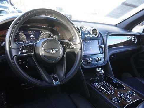 Used 2019 Bentley Bentayga image 35