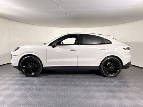 Certified 2026 Porsche Cayenne E-Hybrid Coupe AWD/4WD image 2
