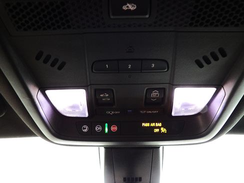 Used 2020 Cadillac XT6 Sport image 13