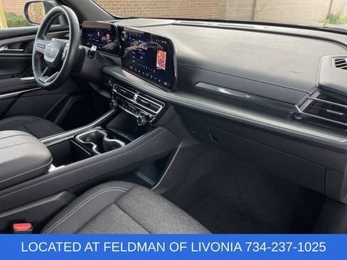 Used 2025 Chevrolet Traverse LT w/ Midnight/Sport Edition AWD/4WD image 28