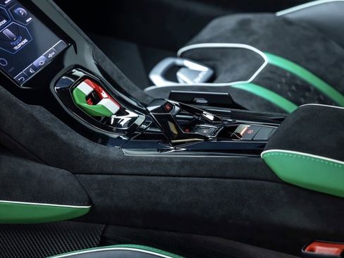 Used 2024 Lamborghini Huracan Sterrato AWD/4WD image 35