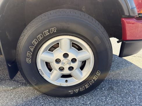 Used 2002 Chevrolet S10 Pickup LS w/ LS Preferred Equipment Group image 23