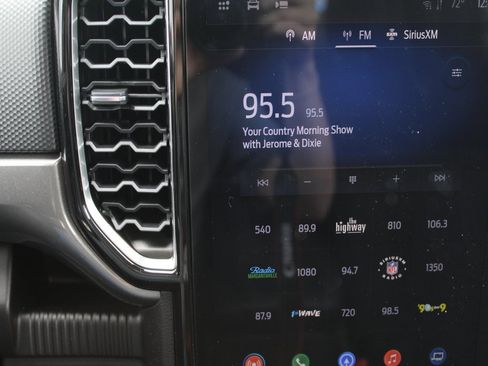 Used 2024 Ford Ranger XLT w/ Equipment Group 301A High image 16