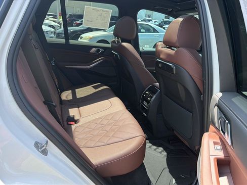 Used 2025 BMW X5 xDrive40i w/ M Sport Package AWD/4WD image 12