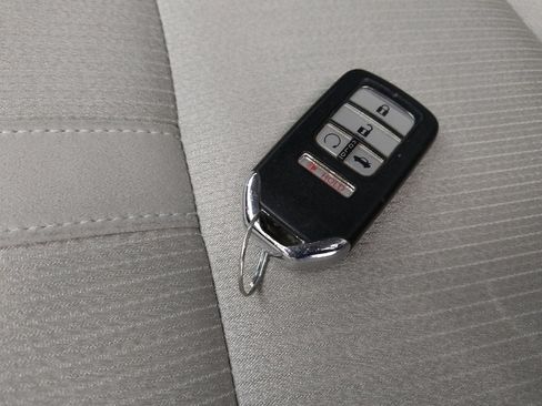 Used 2018 Honda Accord EX image 32