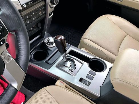 Used 2022 Toyota 4Runner Limited AWD/4WD image 19