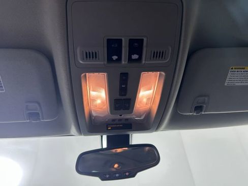 Used 2013 Cadillac SRX Luxury image 25