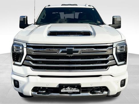 Used 2024 Chevrolet Silverado 2500 High Country image 13