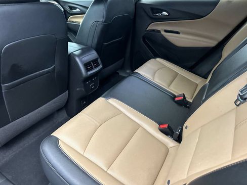 Used 2023 Chevrolet Equinox Premier AWD/4WD image 11