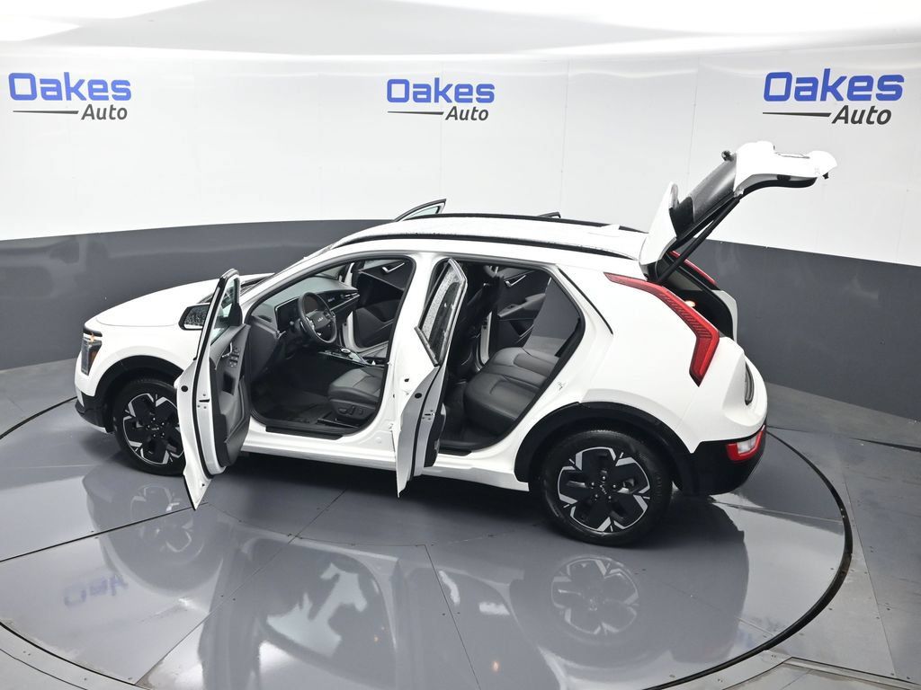 Certified 2024 Kia Niro Wind w/ Wind Preserve Package FWD image 60