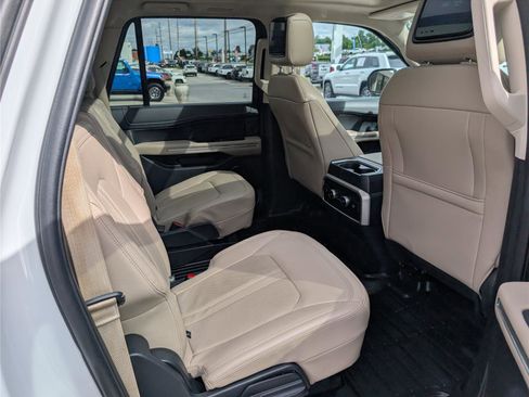 Used 2023 Ford Expedition Max Limited AWD/4WD image 12