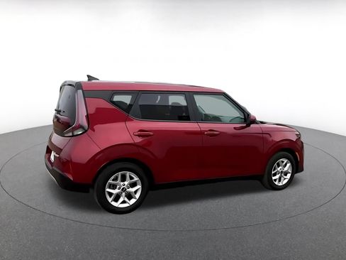 Used 2025 Kia Soul LX w/ LX Technology Package FWD image 14