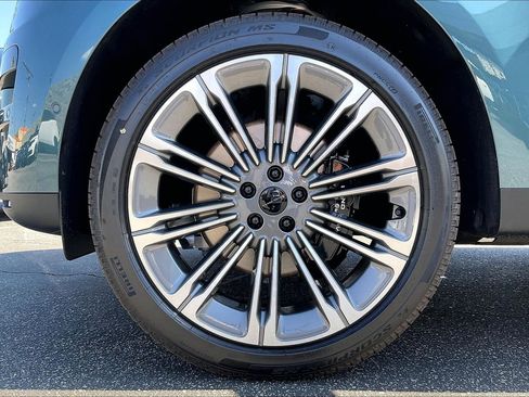 New 2026 Land Rover Range Rover Sport SE image 18