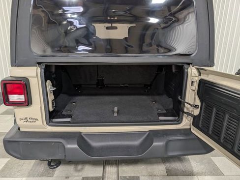 Used 2022 Jeep Wrangler Unlimited Sport image 21