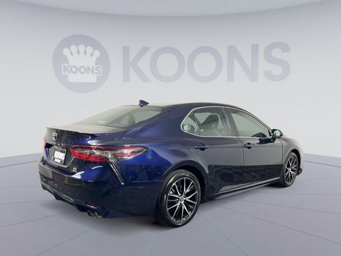 Used 2022 Toyota Camry SE w/ Cold Weather Package image 7
