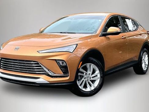 Used 2024 Buick Envista Preferred w/ Convenience I Package image 2