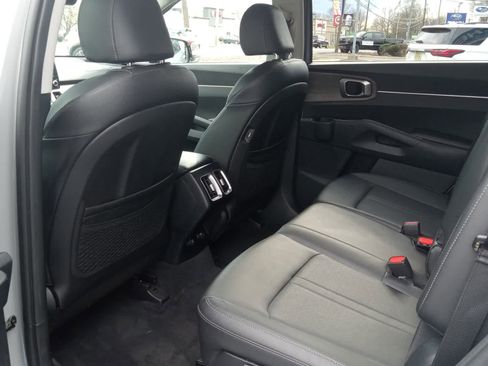 Used 2022 Kia Sorento S image 10