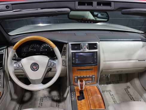 Used 2006 Cadillac XLR image 43