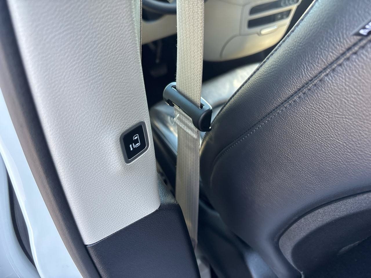 Used 2022 Chrysler Pacifica Touring-L FWD image 33