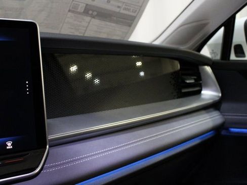 New 2026 Volkswagen Tiguan SE image 16