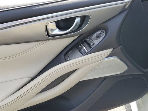 Used 2017 INFINITI Q60 w/ Cargo Package image 18