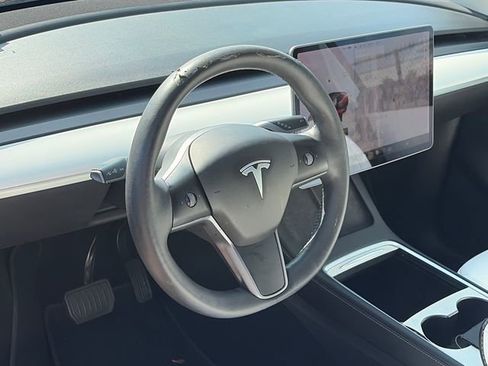 Used 2022 Tesla Model Y Long Range AWD/4WD image 16