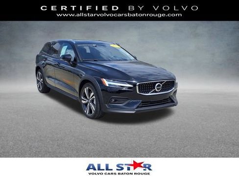 Certified 2025 Volvo V60 B5 Cross Country Plus AWD/4WD image 1