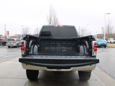 Used 2016 RAM 2500 Tradesman w/ Chrome Appearance Group image 11