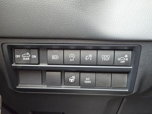 Used 2023 Toyota Tundra Limited AWD/4WD image 21