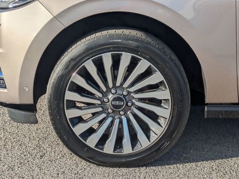 Used 2018 Lincoln Navigator L Reserve w/ Technology Package AWD/4WD image 31