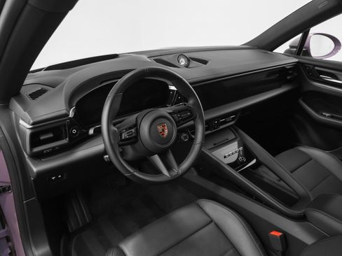 Certified 2025 Porsche Macan 4 Electric image 54